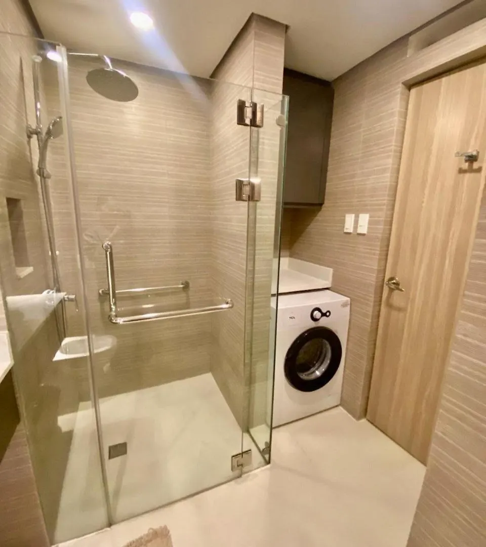 Aparthotel Aura Luxe Stays At Bcct Manila