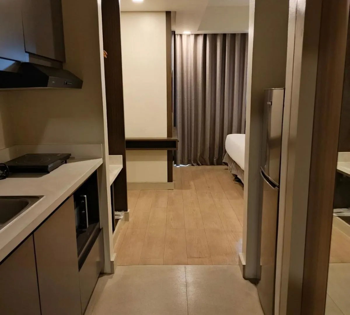 Aparthotel Aura Luxe Stays At Bcct Manila